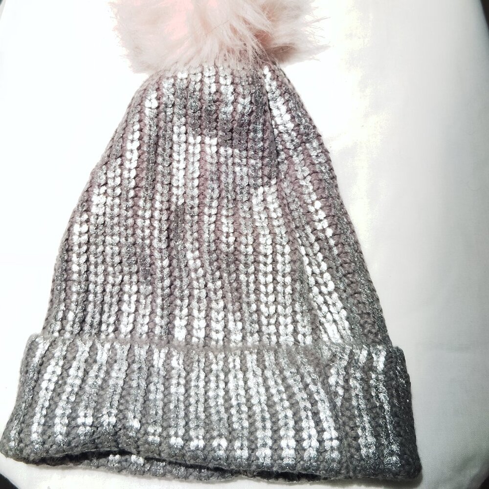 ♥️ NWOT Pom pom beanie cap